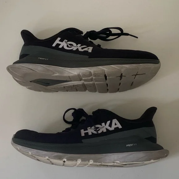 Women's Hoka Sneakers Size 8 - Picture 1 of 6